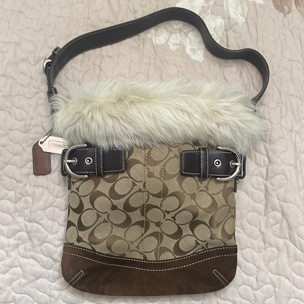 Coach Pocketbook With fur lining